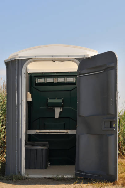 Portable Toilet Options We Offer in Bowling Green, MO